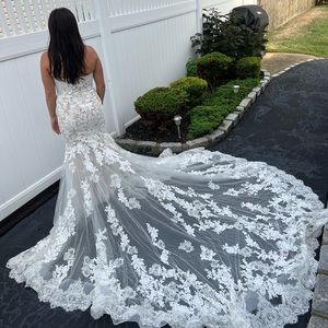 Wedding dress